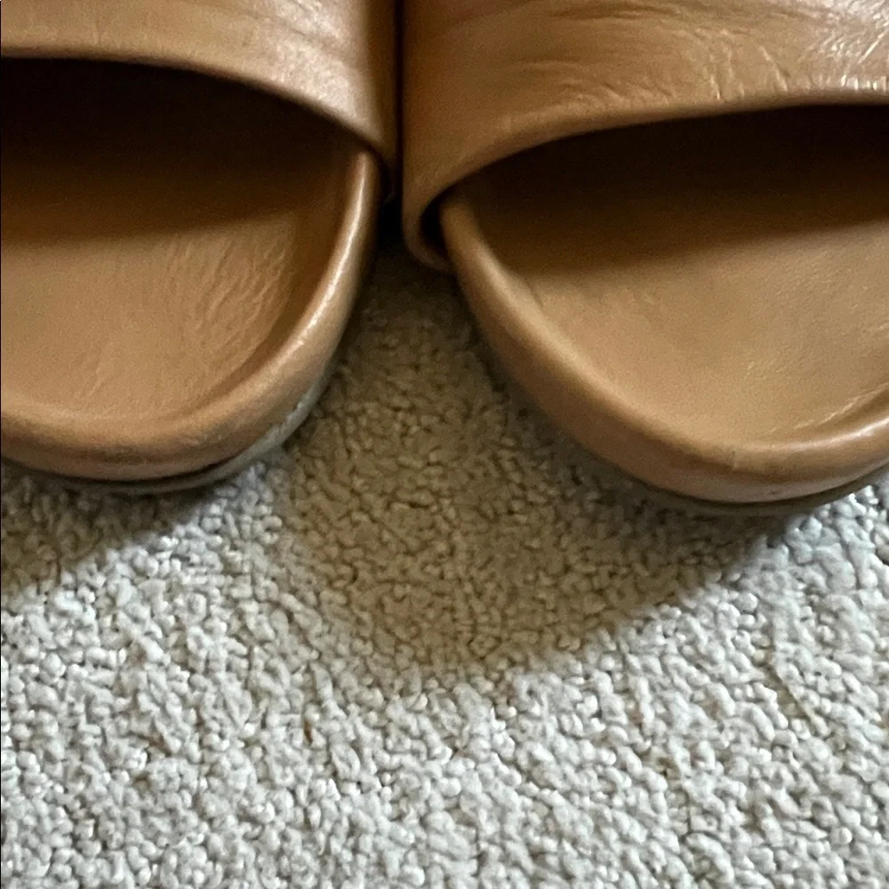 Beek Gallito Honey Leather Slides - Picture 8 of 10